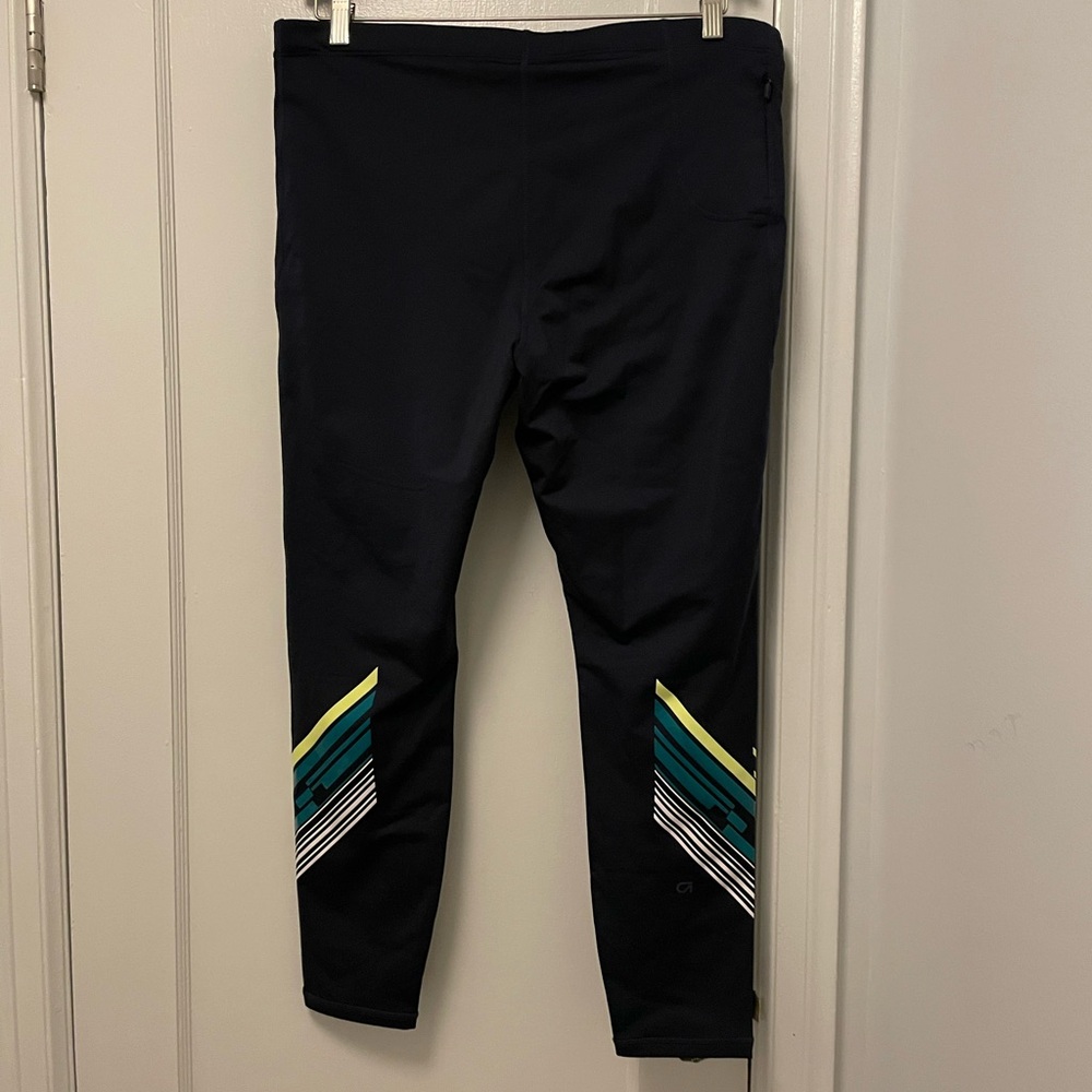 NWOT GAP Fit Men’s Athletic Leggings with White and Green Stripes - Picture 2 of 4
